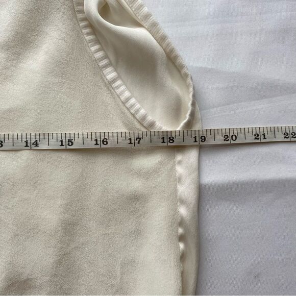 Alice + Olivia Ivory Draped Silk Sleeveless Blouse Size Small - Picture 14 of 15